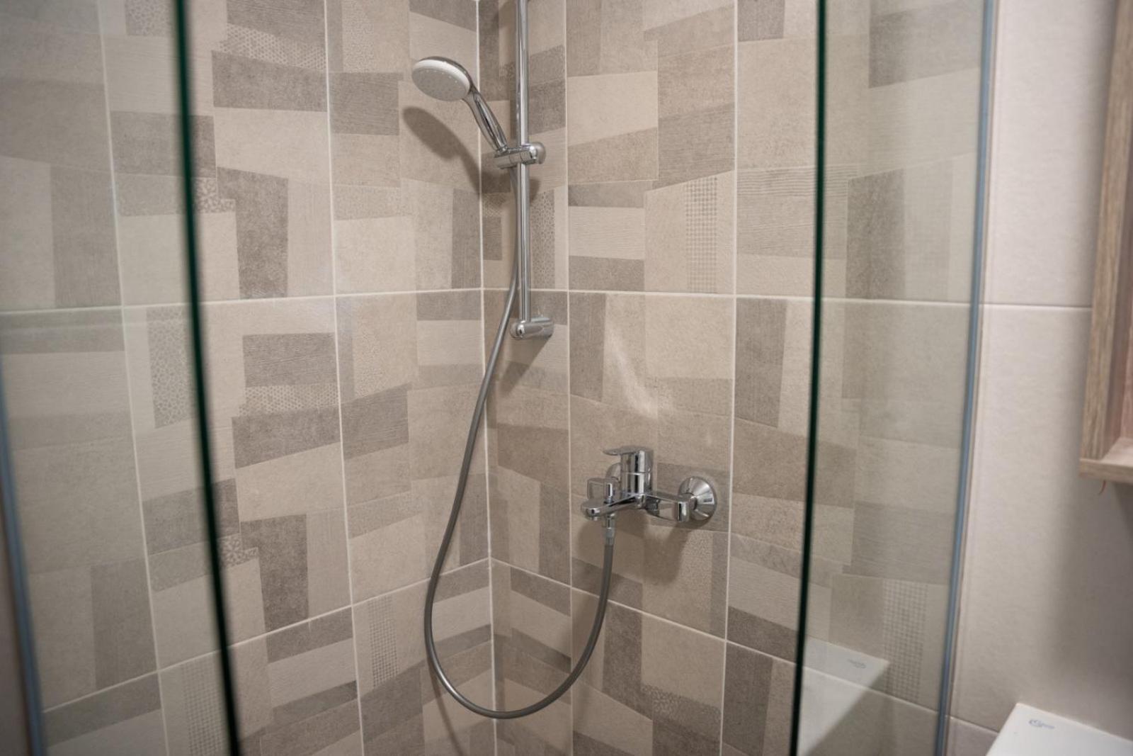Apartment Divcinova S1 *